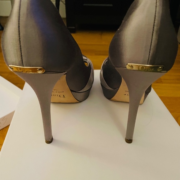 Dior silver/ pewter satin heels with bow size 38. Silver Plated Dior on heel - Picture 4 of 6
